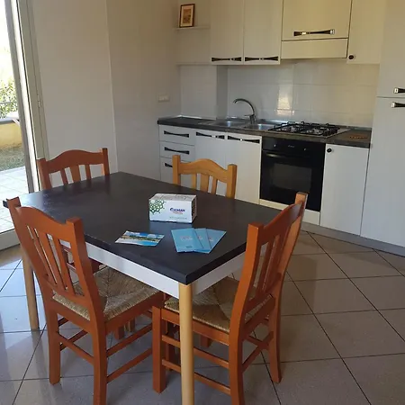 Ioniantravel Apartman *